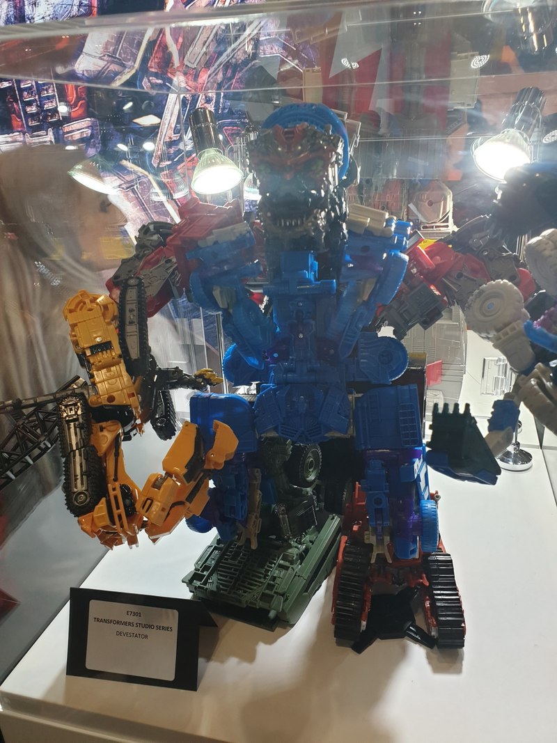 MCM Comic Con London - First Look At Studio Series Devastator Combined